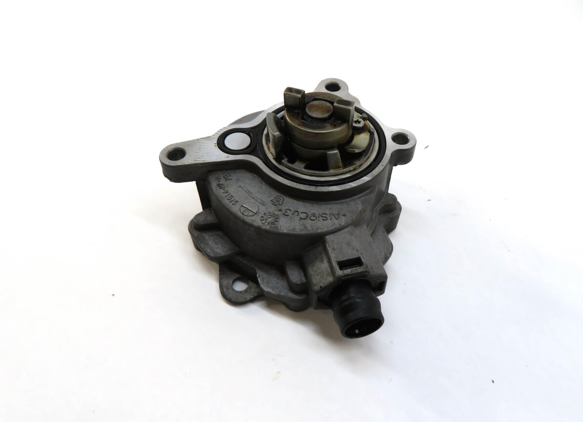Thumbnail 3: 12-17 JAGUAR XE XF / RANGE ROVER EVOQUE DISCOVERY LR2 - 2.0L BRAKE VACUUM PUMP