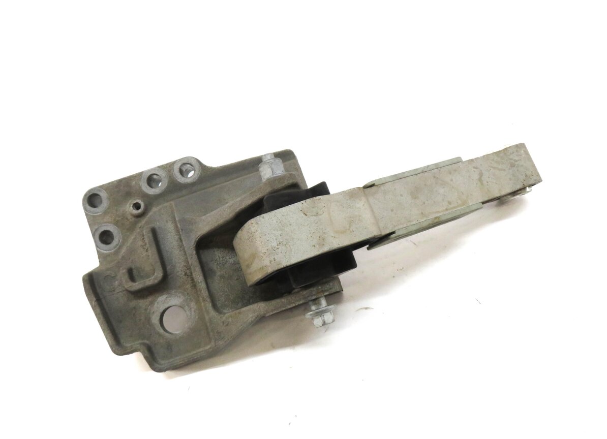 Thumbnail 1: 2015 RANGE ROVER EVOQUE (L538) 2.0L TURBO ENGINE UPPER MOTOR MOUNT BRACKET