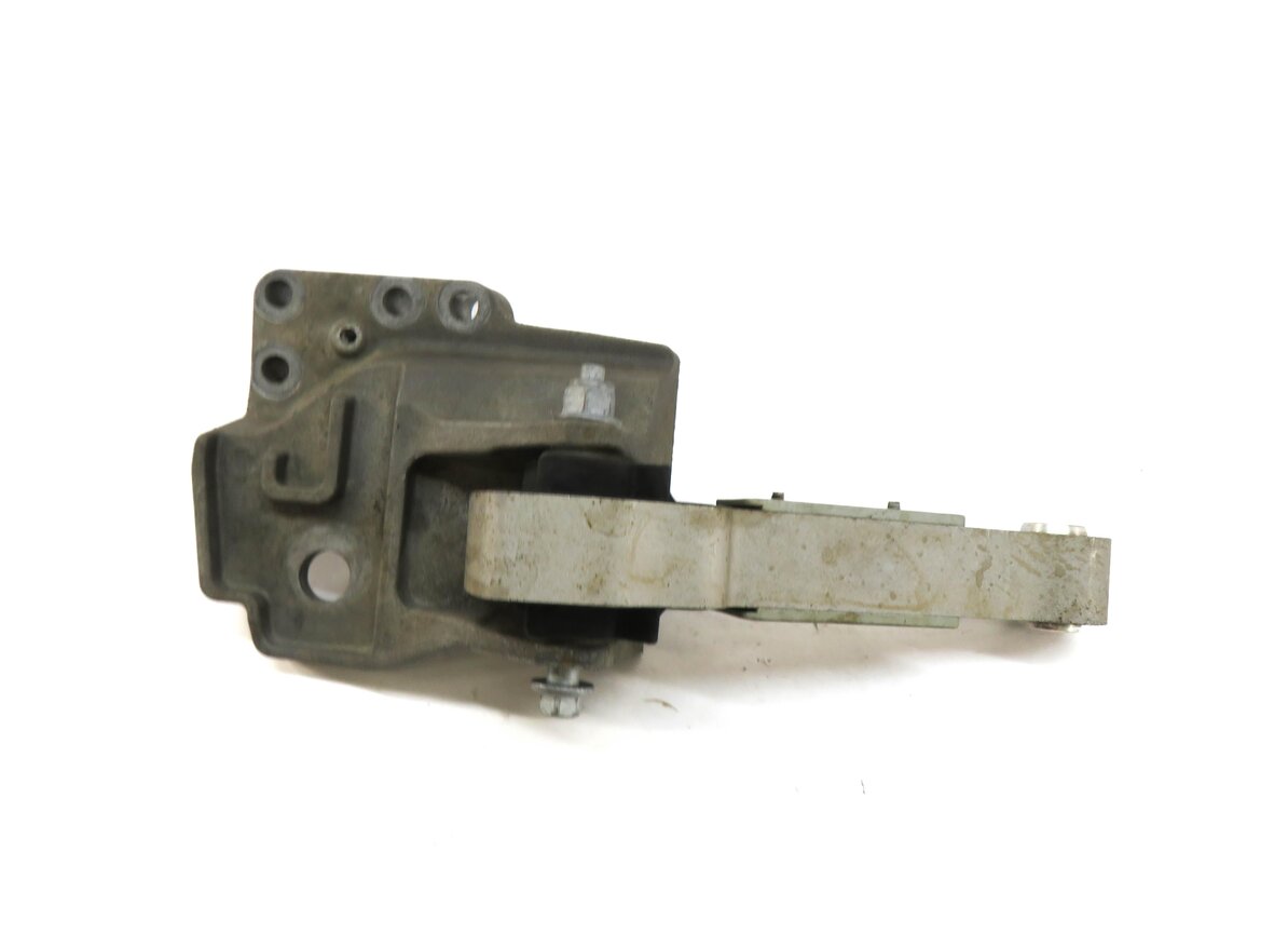 Thumbnail 2: 2015 RANGE ROVER EVOQUE (L538) 2.0L TURBO ENGINE UPPER MOTOR MOUNT BRACKET