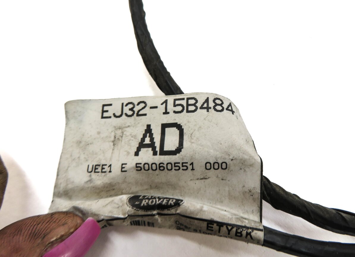 Thumbnail 4: 2015 RANGE ROVER EVOQUE (L538) REAR PDC PARK SENSOR SET w/ HARNESS (BLACK)