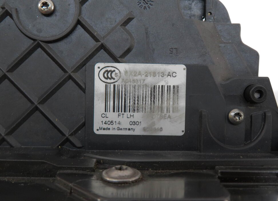 Thumbnail 12: 10-19 LR4 EVOQUE RANGE ROVER SPORT (L320 L538) LEFT FRONT PASSIVE DOOR LATCH