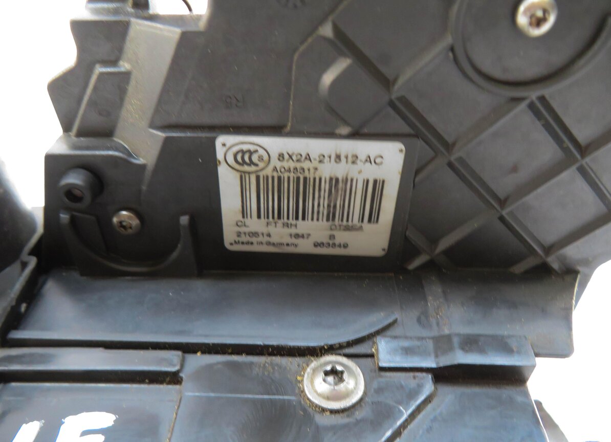 Thumbnail 6: 10-19 LR4 EVOQUE RANGE ROVER SPORT (L320 L538) LEFT FRONT PASSIVE DOOR LATCH
