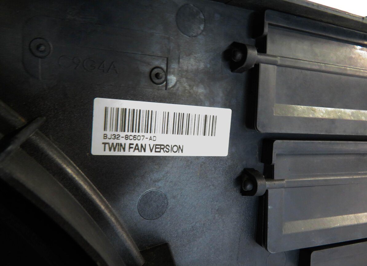 Thumbnail 6: 12-17 LR2 DISCOVERY SPORT RANGE ROVER EVOQUE (L538 L550) RADIATOR COOLING FAN