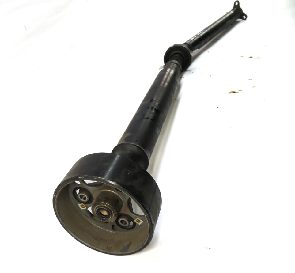 Thumbnail 4: 2012-2016 BMW 528i (F10) RWD A/T REAR DRIVESHAFT DRIVELINE DRIVE LINE SHAFT