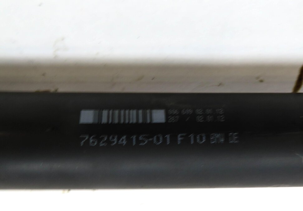 Thumbnail 5: 2012-2016 BMW 528i (F10) RWD A/T REAR DRIVESHAFT DRIVELINE DRIVE LINE SHAFT