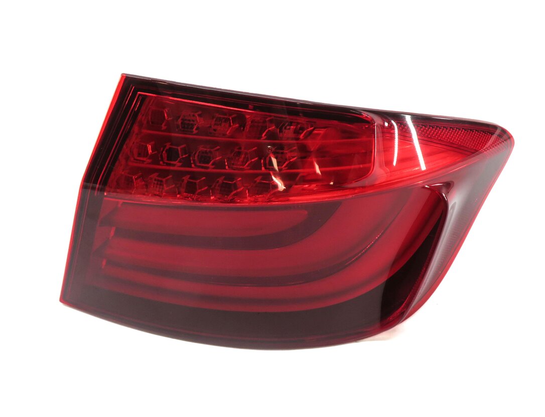 Thumbnail 3: 2011-2013 BMW 528i 535i 550i M5 (F10) RIGHT PASSENGER TAILLIGHT BRAKE LIGHT LAMP