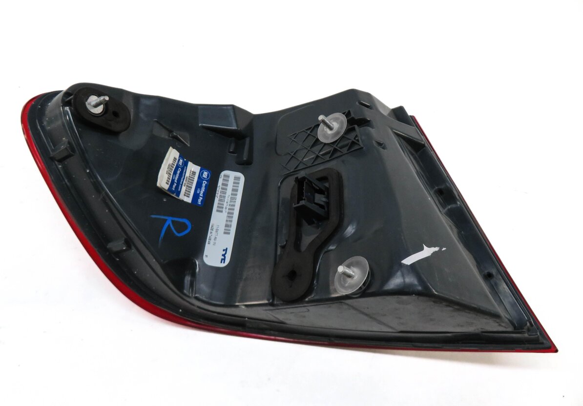 Thumbnail 5: 2011-2013 BMW 528i 535i 550i M5 (F10) RIGHT PASSENGER TAILLIGHT BRAKE LIGHT LAMP