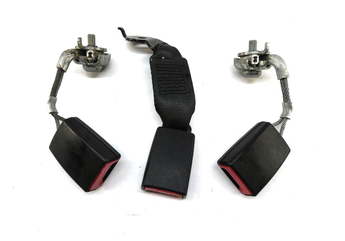 Thumbnail 2: 2012 BMW 528i (F10) REAR SEAT SEATBELT BUCKLE RECEIVER SET-3 (BLACK)