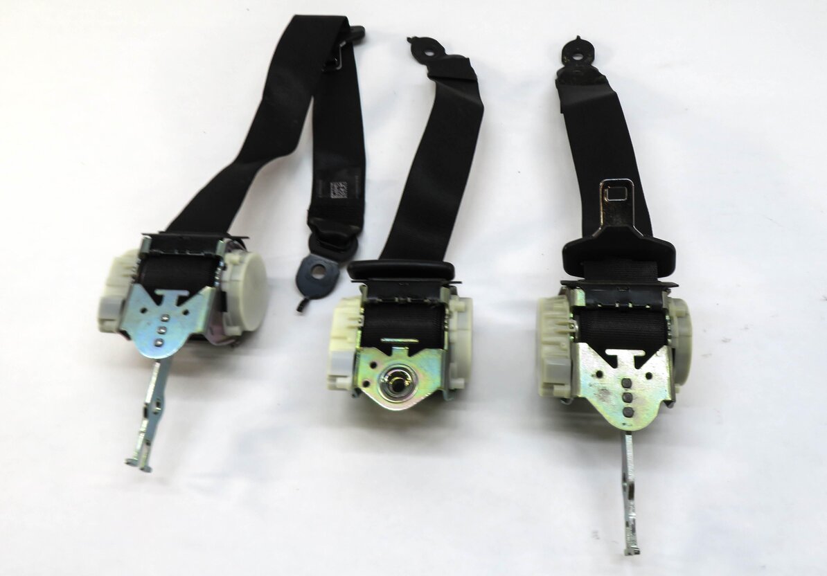 Thumbnail 3: 2012 BMW 528i (F10) REAR SEAT LEFT CENTER RIGHT SEATBELT RETRACTOR SET-3 (BLACK)
