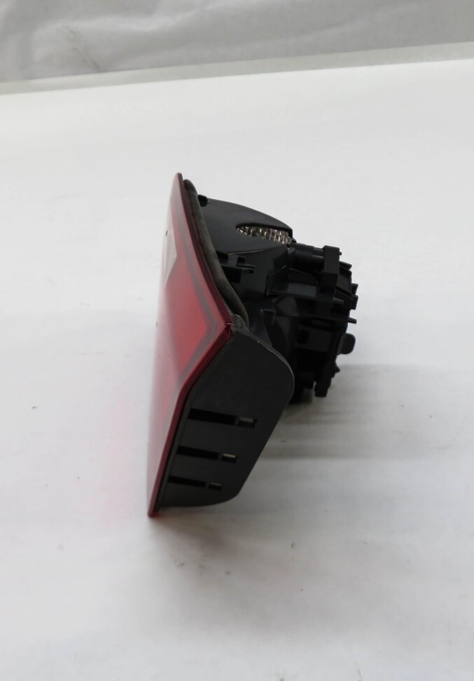 Thumbnail 4: 11-13 BMW 528i 535i 550i M5 (F10) RIGHT REAR INNER TRUNK TAILLIGHT LIGHT LAMP