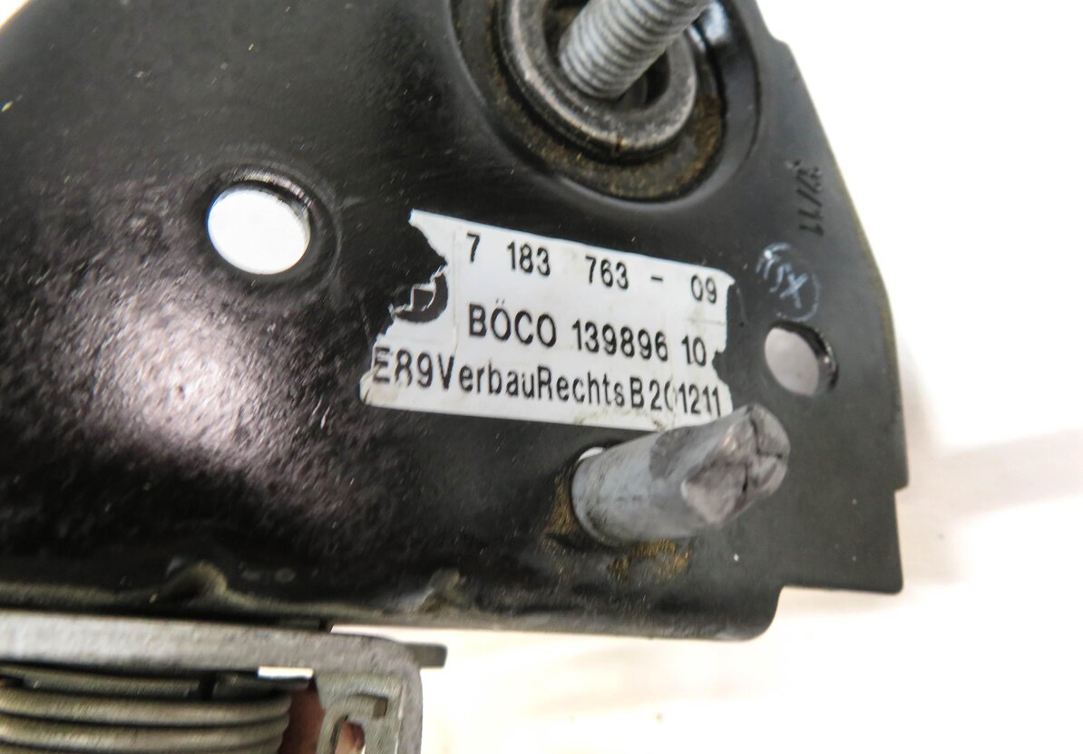 Thumbnail 5: 2012 BMW 528i (F10) FRONT LEFT & RIGHT UPPER HOOD SAFETY LATCH LOCK LATCH SET