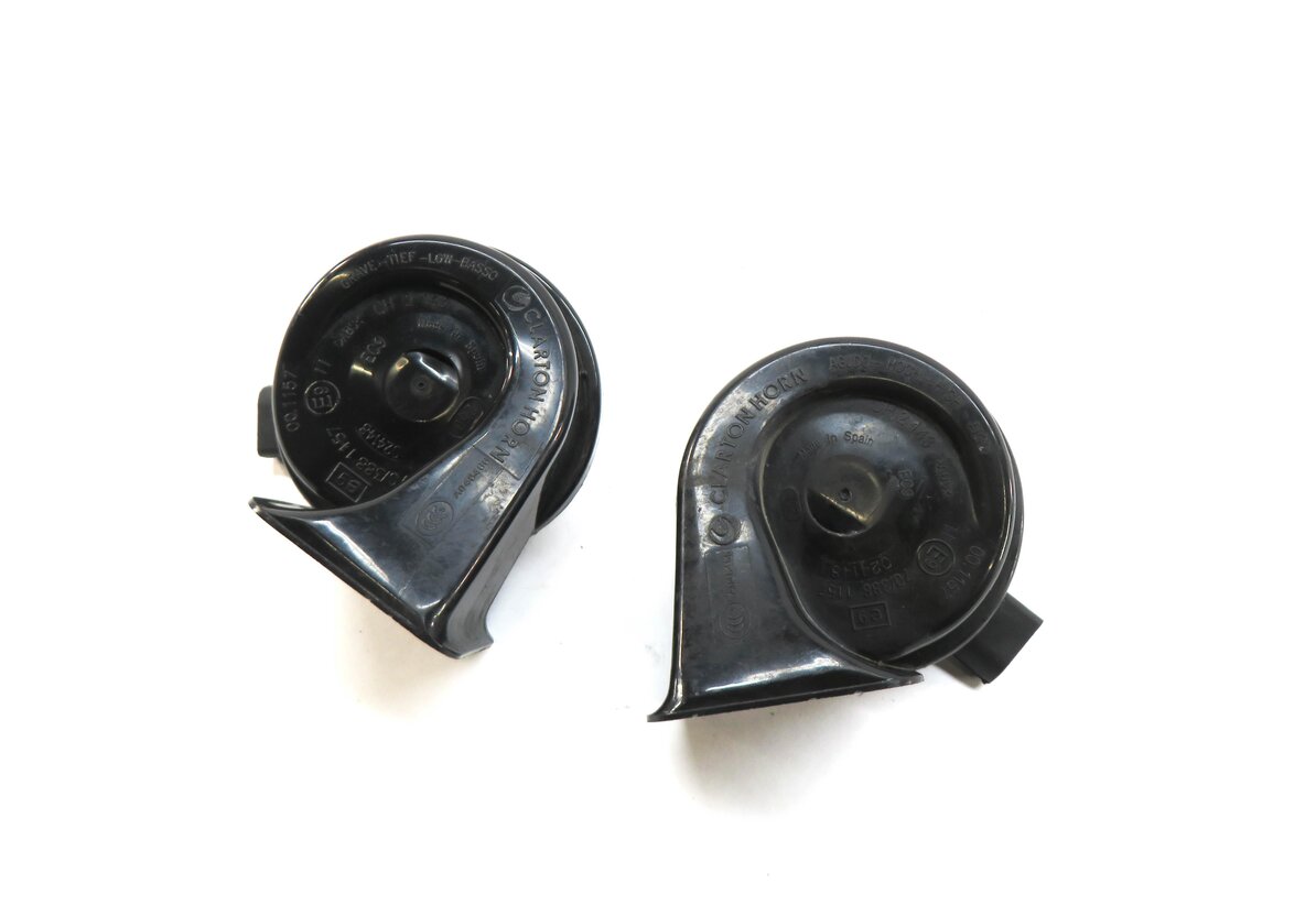 Thumbnail 1: 2011-2016 BMW 528i 535i 535iGT 550i 550iGT M5 (F10 F07) HIGH & LOW TONE HORN SET