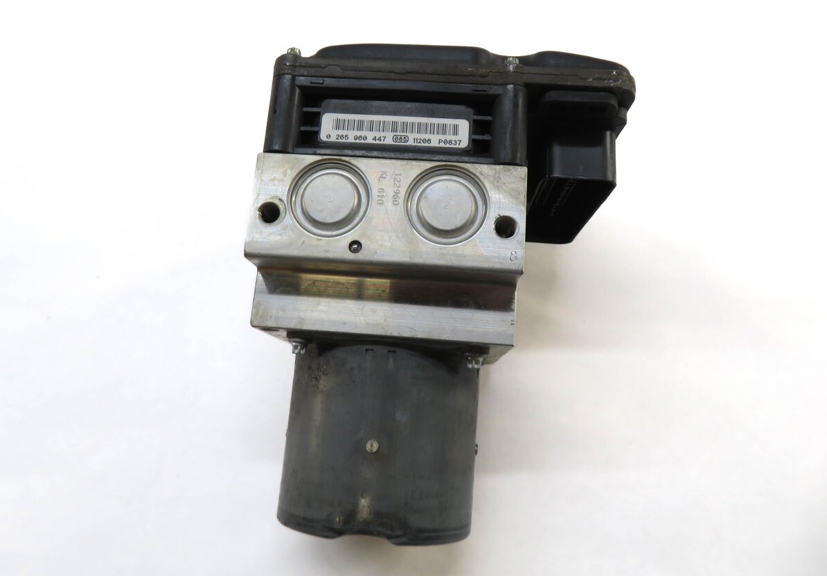 Thumbnail 3: 11-12 BMW 528i 535i 550i 640i 650i (F06 F10) RWD - DSC ABS BRAKE PUMP w/ MODULE