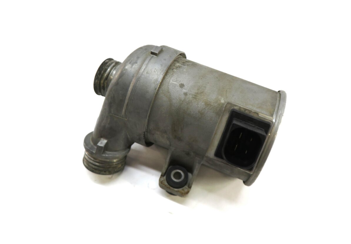 12-18 BMW 328i 428i 528i X3 X5 Z4 (F30 F31 F32 F10 E84 F15 F25) 2.0L WATER PUMP