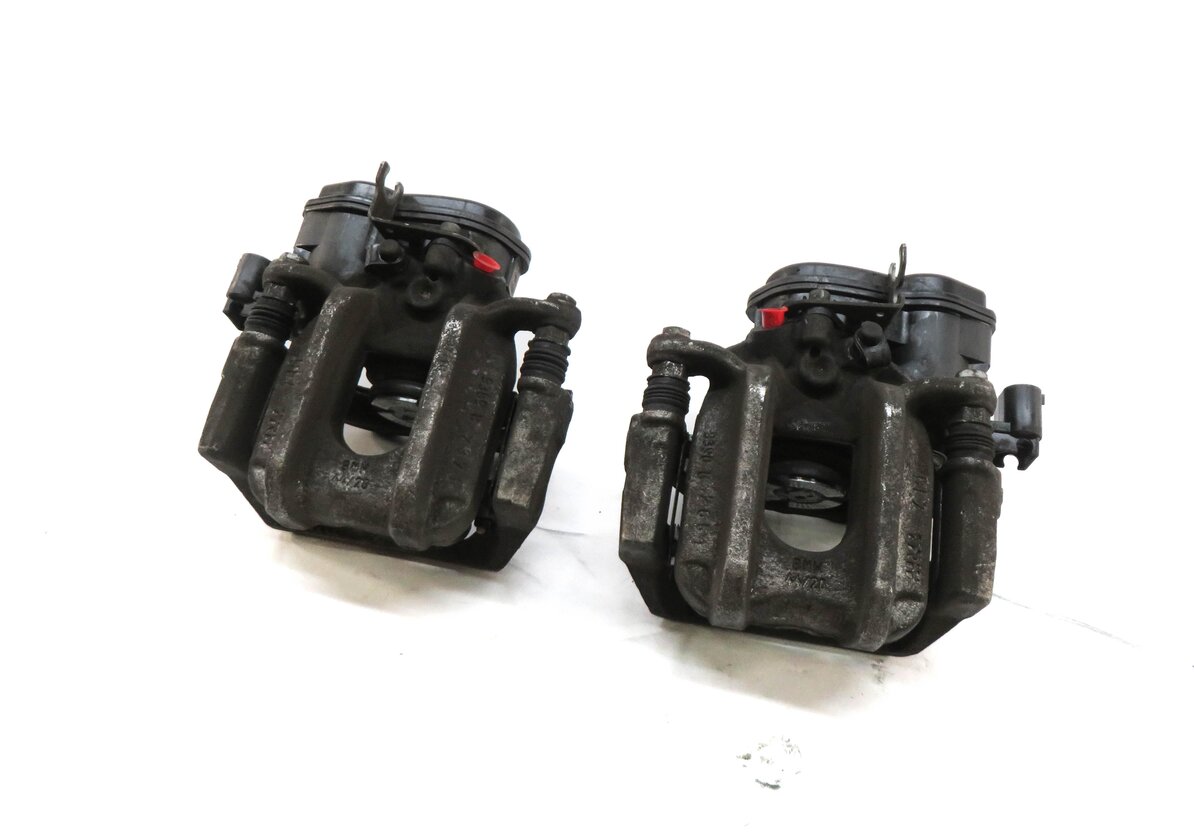 2011-2016 BMW 528i 535i (F10) REAR LEFT & RIGHT ABS DISC BRAKE CALIPER SET-2