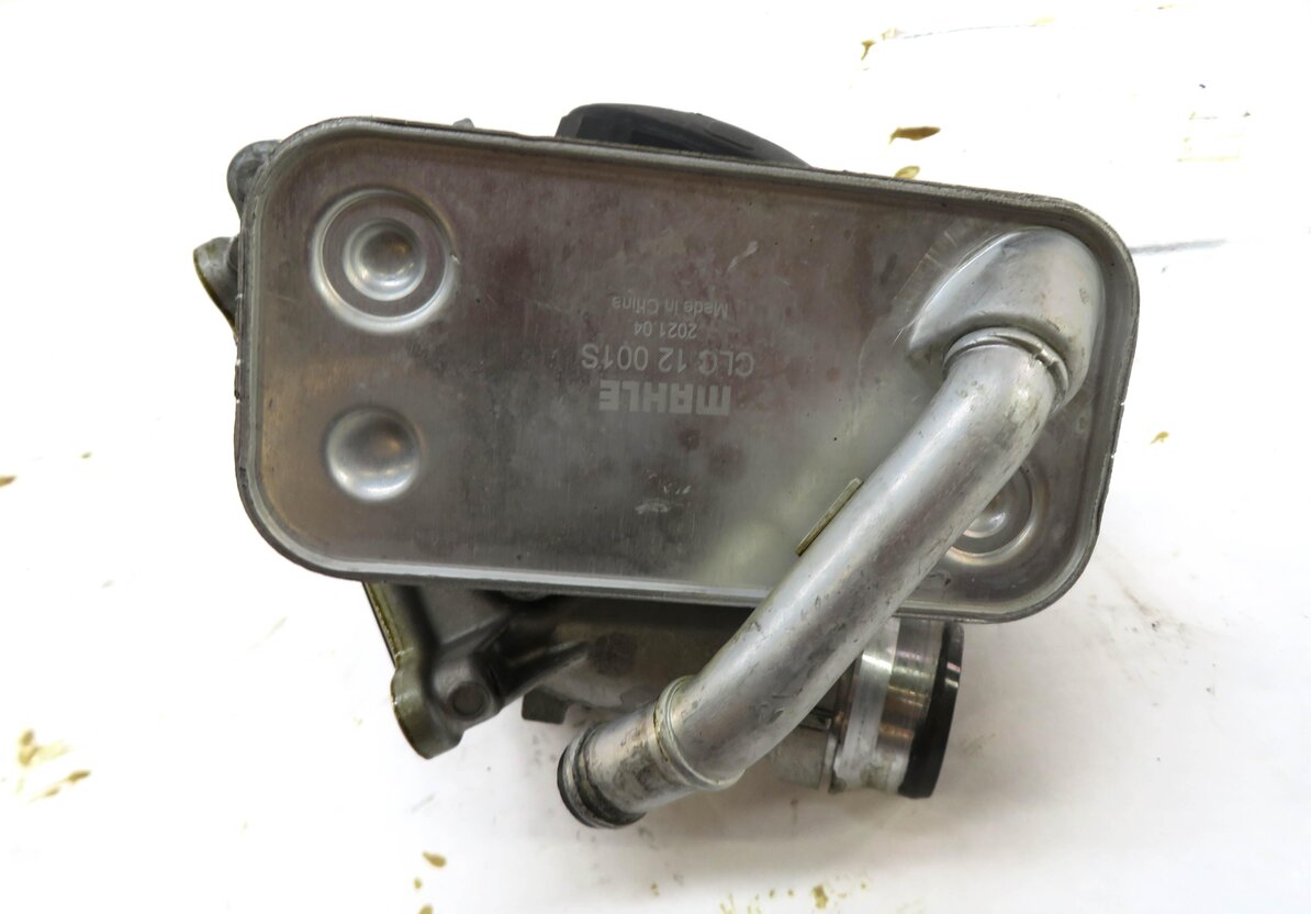 Thumbnail 5: 2012 BMW 528i (F10) 2.0L N20 TURBO ENGINE OIL FILTER HOUSING w/ OIL COOLER