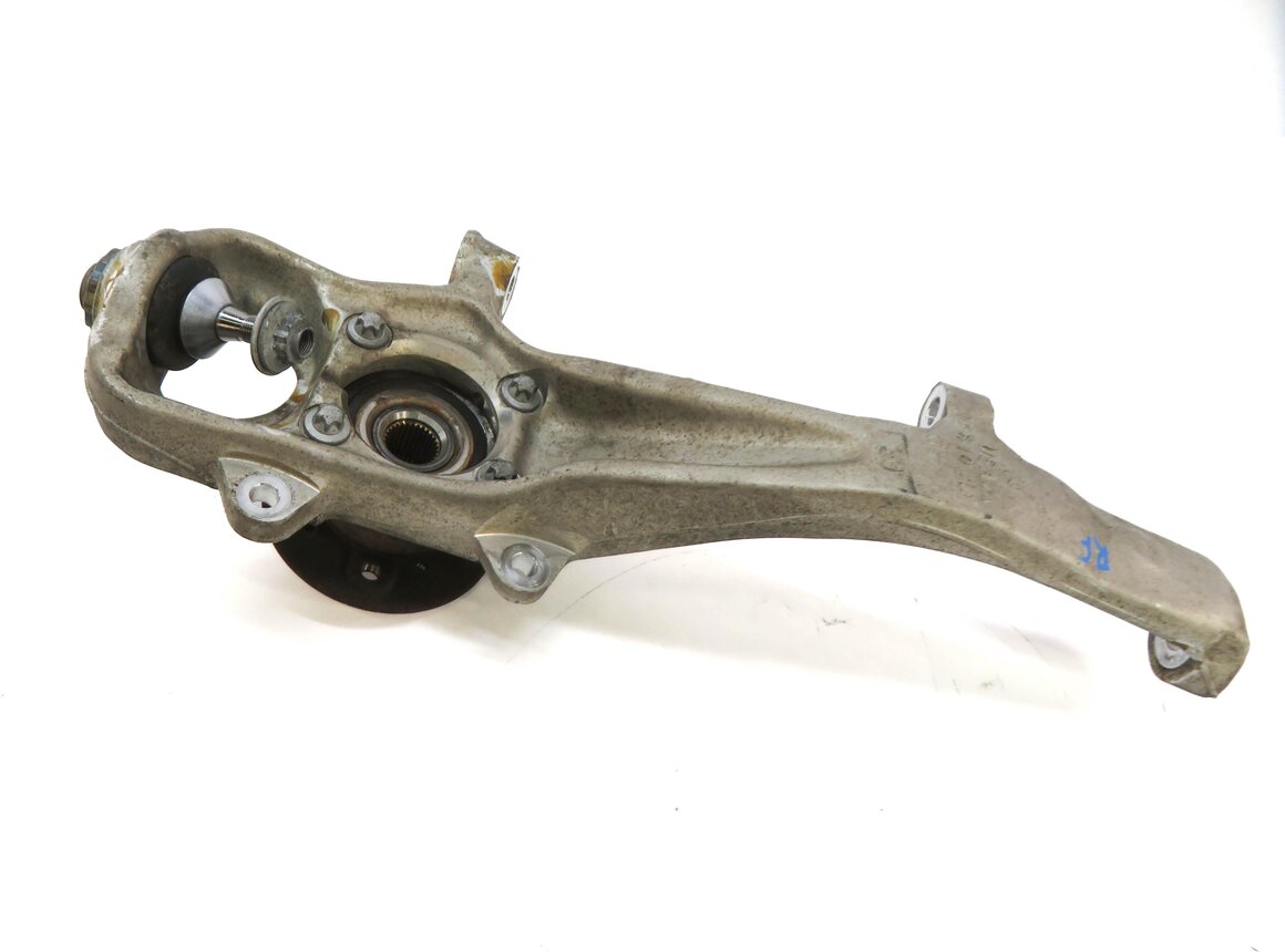 12-19 MERCEDES GL350 GL550 ML350 ML550 (W166 X166) RIGHT FRONT SPINDLE KNUCKLE