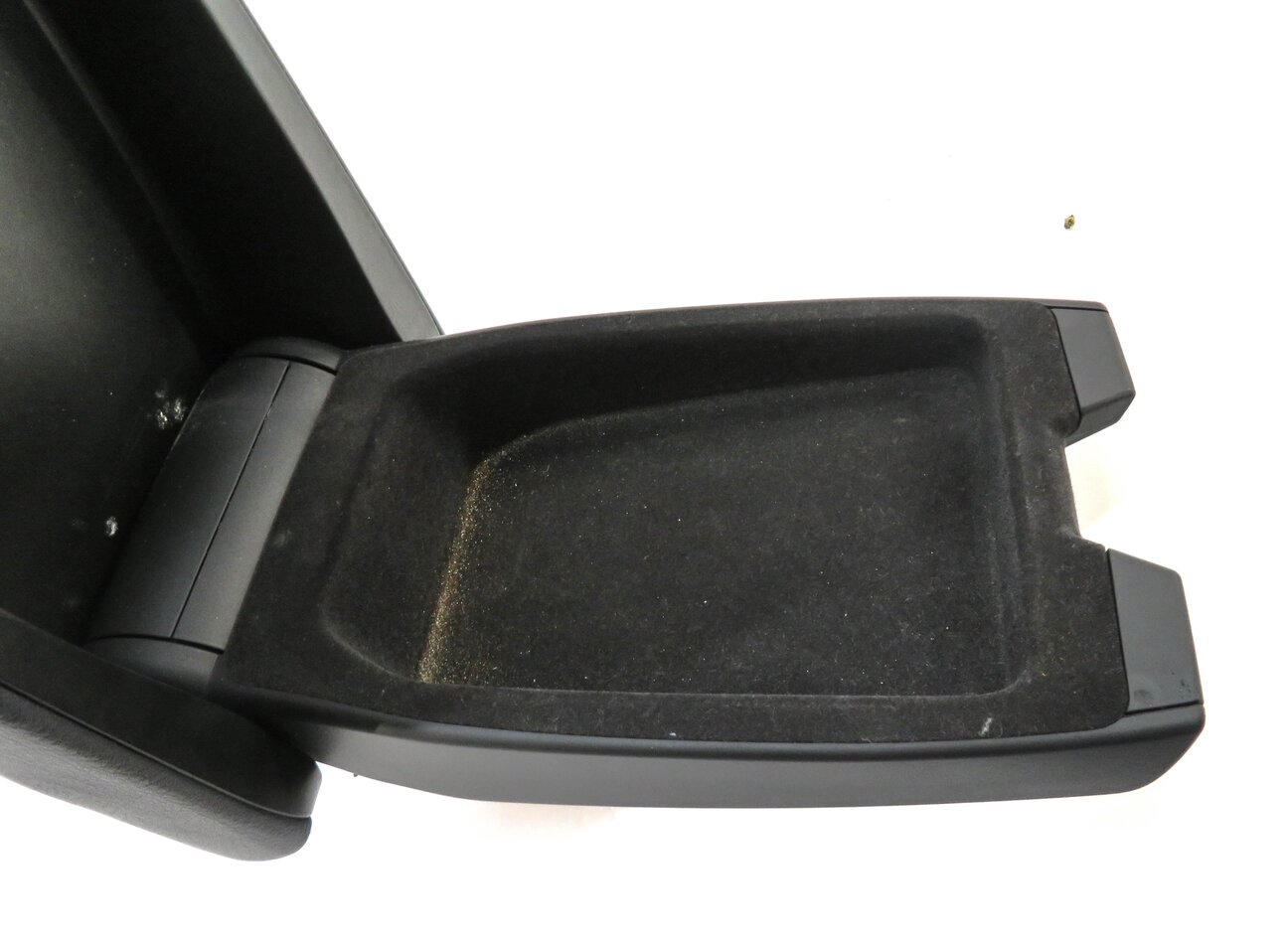 Thumbnail 5: 2011-2017 AUDI A6 A7 S6 S7 (C7 4G8) FRONT CENTER CONSOLE ARMREST LID (BLACK FZ)