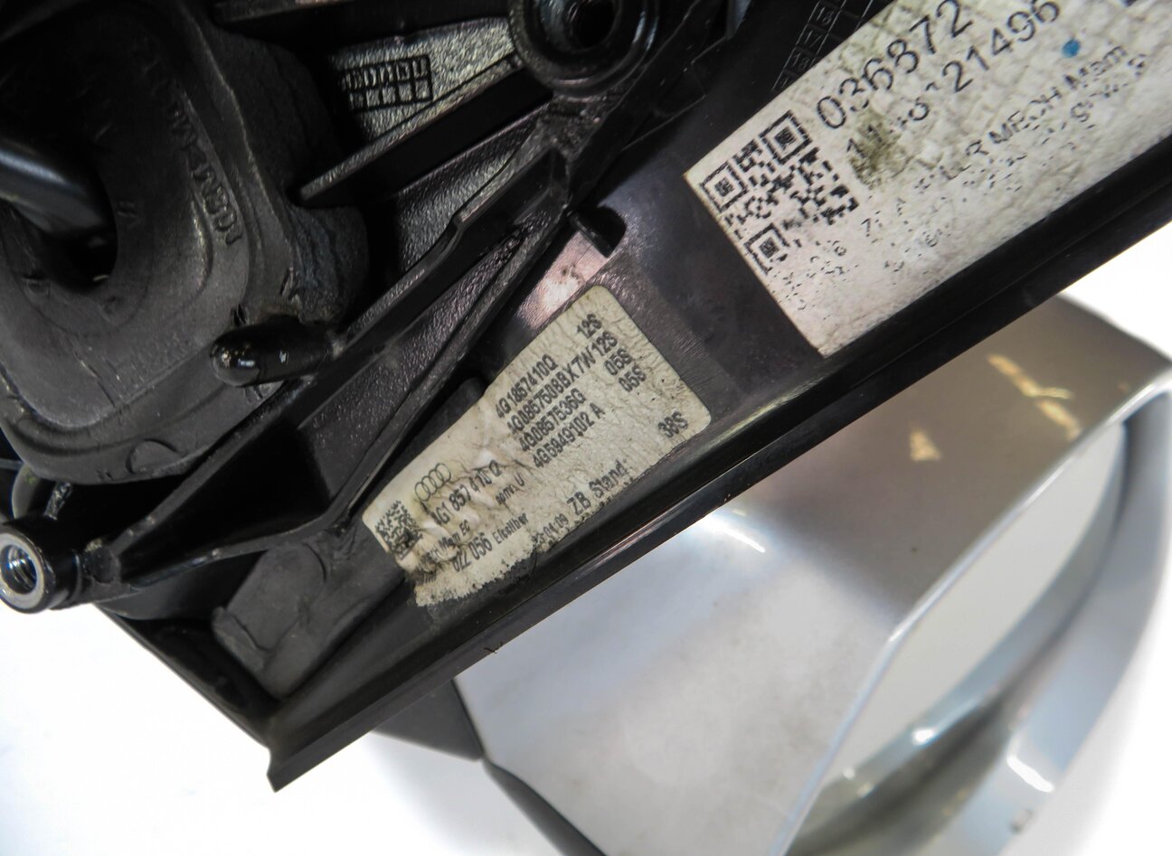 Thumbnail 7: 12-13 AUDI A6 (C7) RIGHT PASSENGER HEATED MEMORY AUTODIM DOOR MIRROR (SILVER)