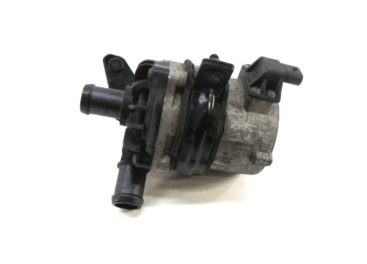 Thumbnail 2: 2012 AUDI A6 (C7) 3.0L SUPERCHARGED ENGINE AUXILIARY WATER PUMP