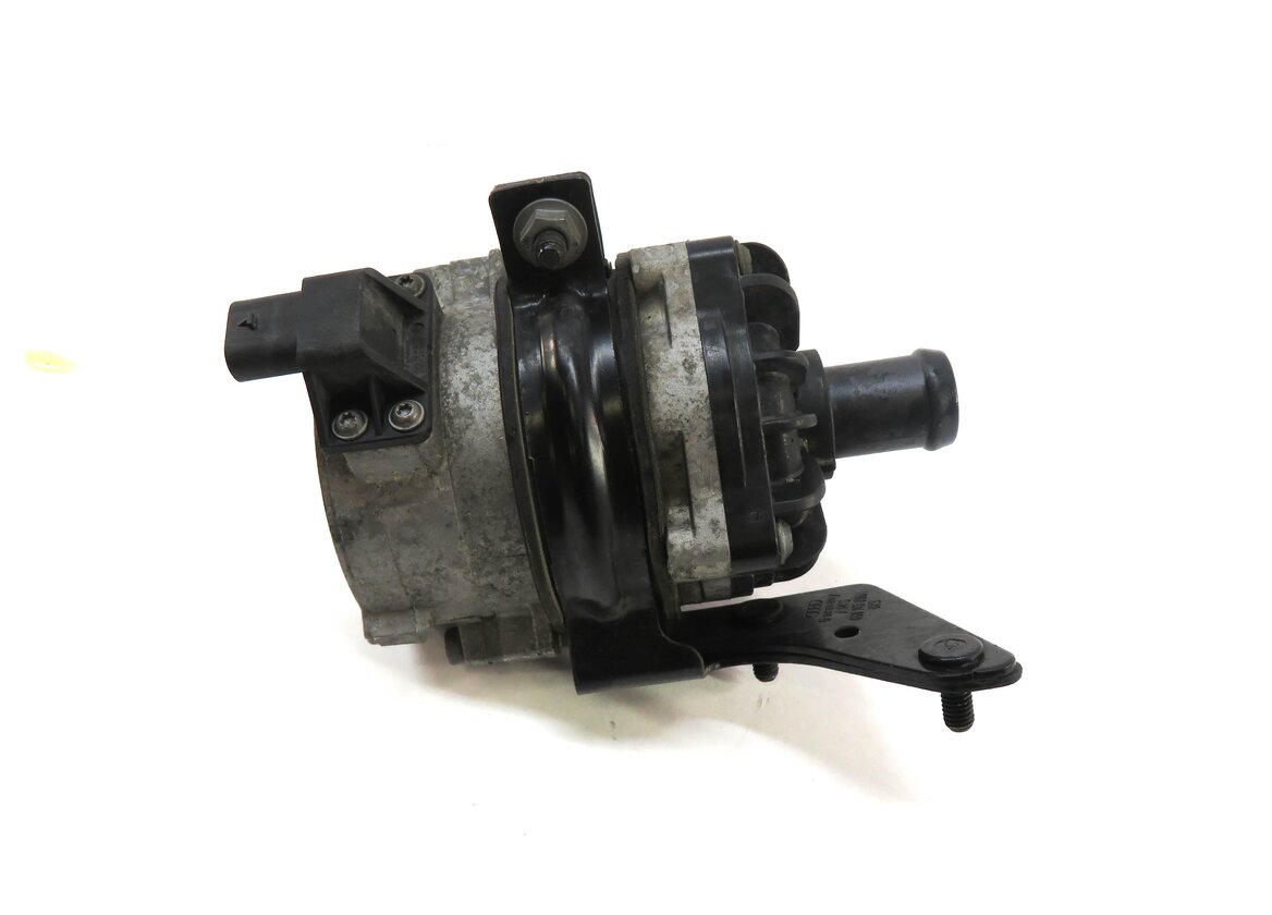 Thumbnail 3: 2012 AUDI A6 (C7) 3.0L SUPERCHARGED ENGINE AUXILIARY WATER PUMP