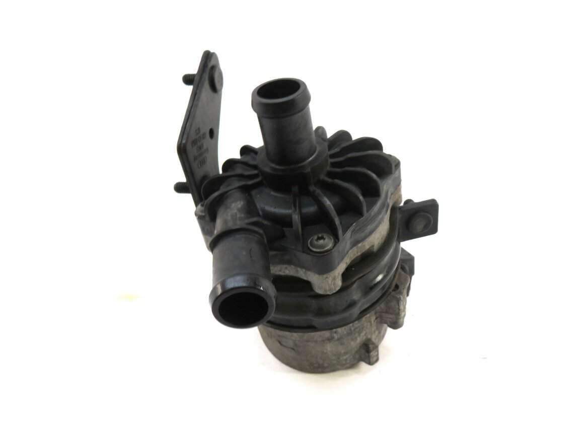 Thumbnail 4: 2012 AUDI A6 (C7) 3.0L SUPERCHARGED ENGINE AUXILIARY WATER PUMP