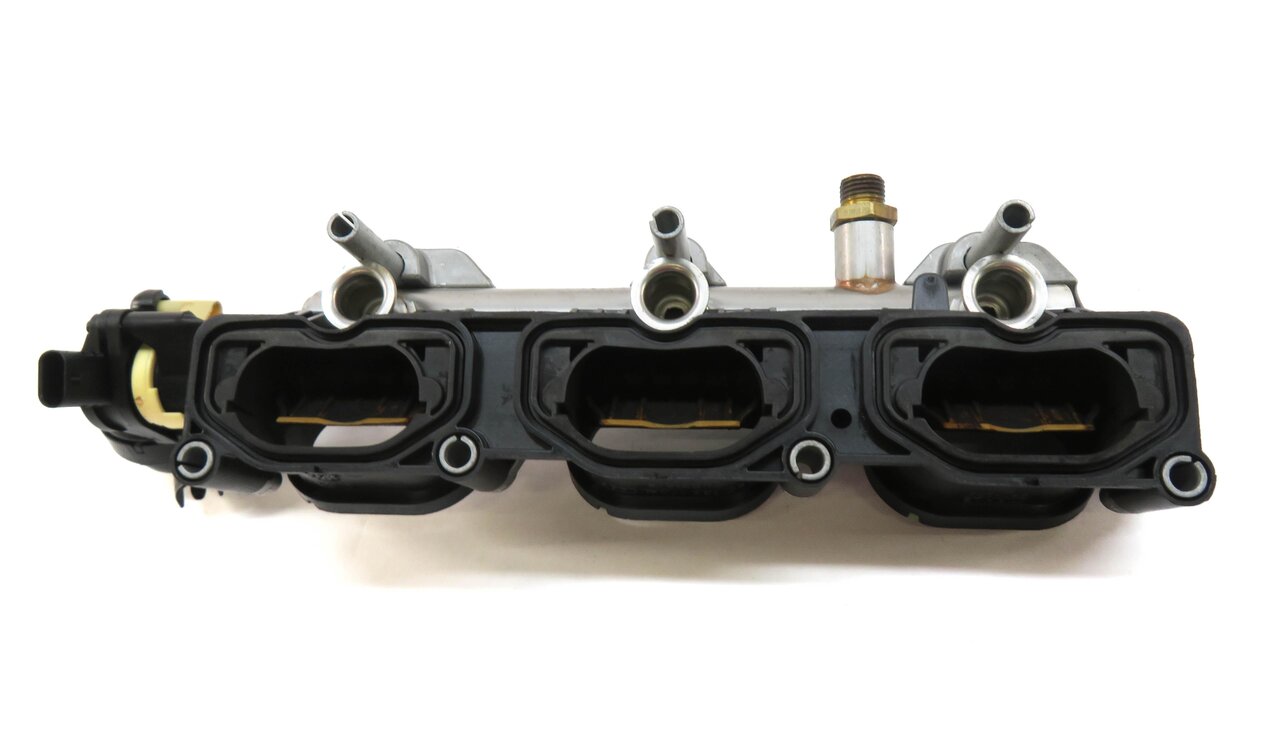 Thumbnail 4: 12-17 AUDI A6 A7 Q5 S5 SQ5 - 3.0L SUPERCHARGED - RIGHT INTAKE MANIFOLD DIFFUSER