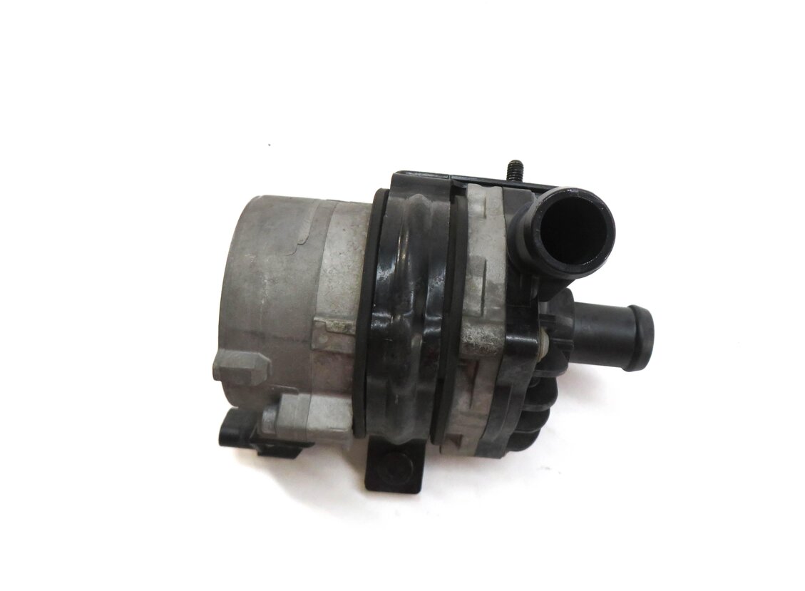 Thumbnail 4: 2013 AUDI A6 (C7) 3.0L SUPERCHARGED ENGINE AUXILIARY WATER COOLANT PUMP