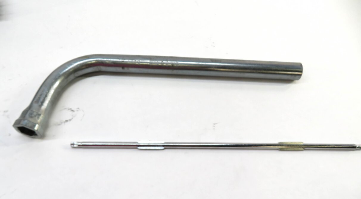 Thumbnail 4: 2012-2018 AUDI A6 S6 A7 S7 RS7 (C7) SPARE TIRE JACK w/ LUG WRENCH TOW HOOK TOOLS