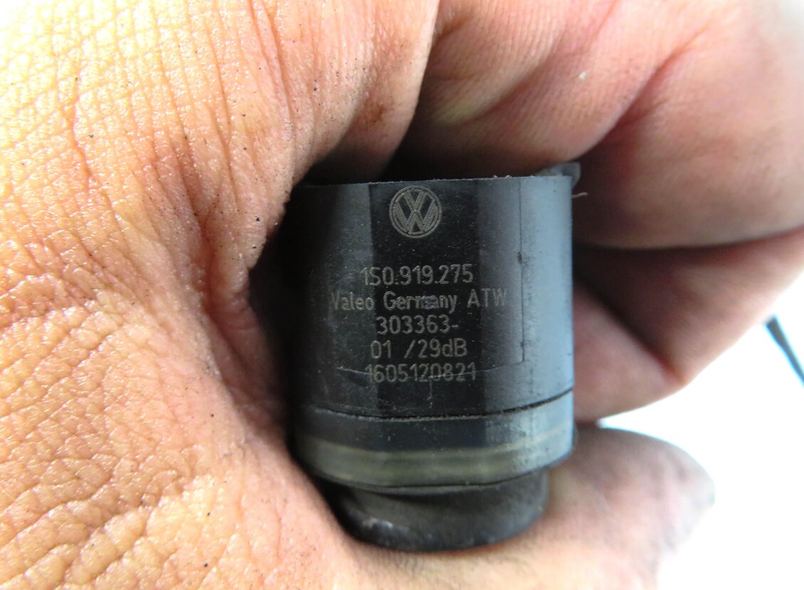 Thumbnail 5: 2013 AUDI A6 (C7) REAR PDC PARK DISTANCE SENSOR SET w/ HARNESS (PHANTOM BLACK)