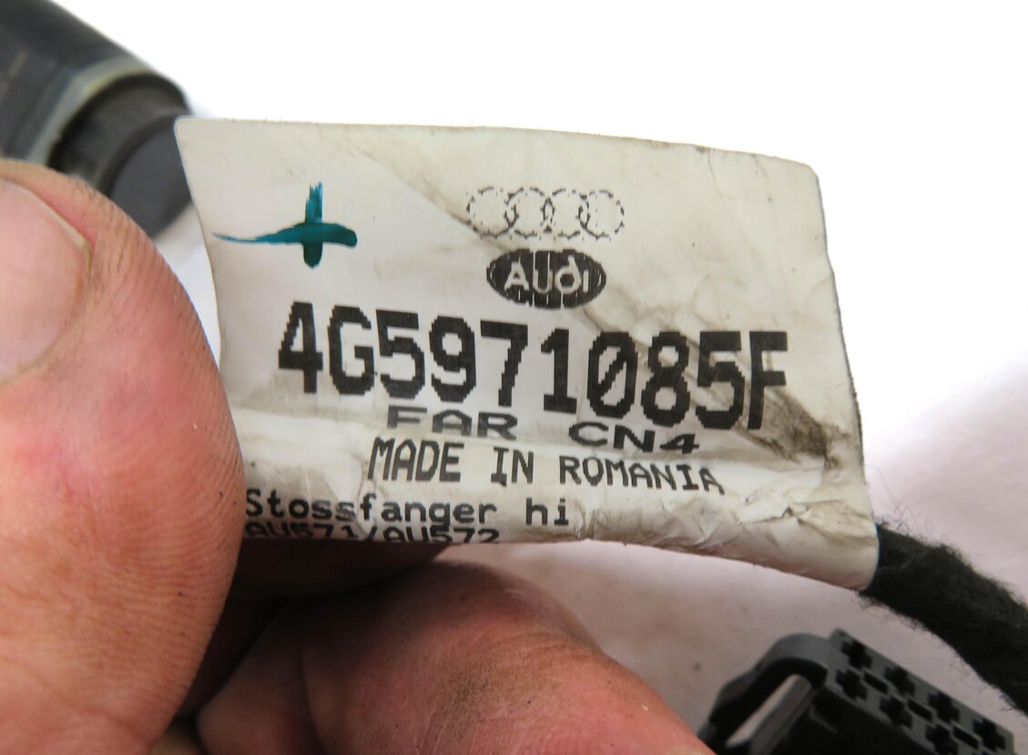 Thumbnail 6: 2013 AUDI A6 (C7) REAR PDC PARK DISTANCE SENSOR SET w/ HARNESS (PHANTOM BLACK)