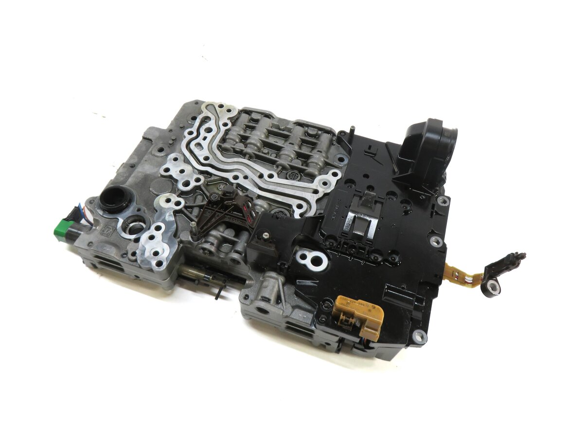 Thumbnail 1: 2011-2014 BMW X3 (F25) A/T 35iX 8HP-45 8 SPEED AUTOMATIC TRANSMISSION VALVE BODY
