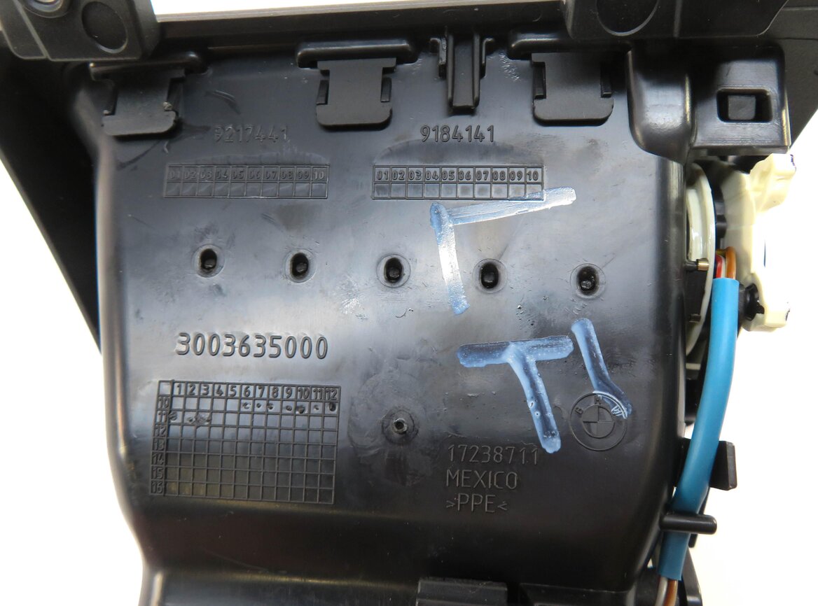 Thumbnail 5: 2011 BMW X3 (F25) LEFT FRONT DRIVER DASH HEATER A/C AIR VENT