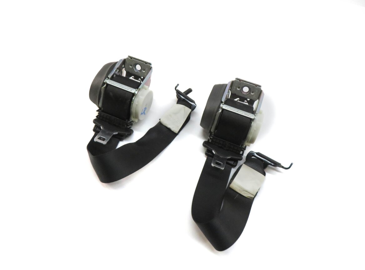 2011 BMW X3 (F25) REAR LEFT & RIGHT SEAT SEATBELT RETRACTOR SET-2 (BLACK)