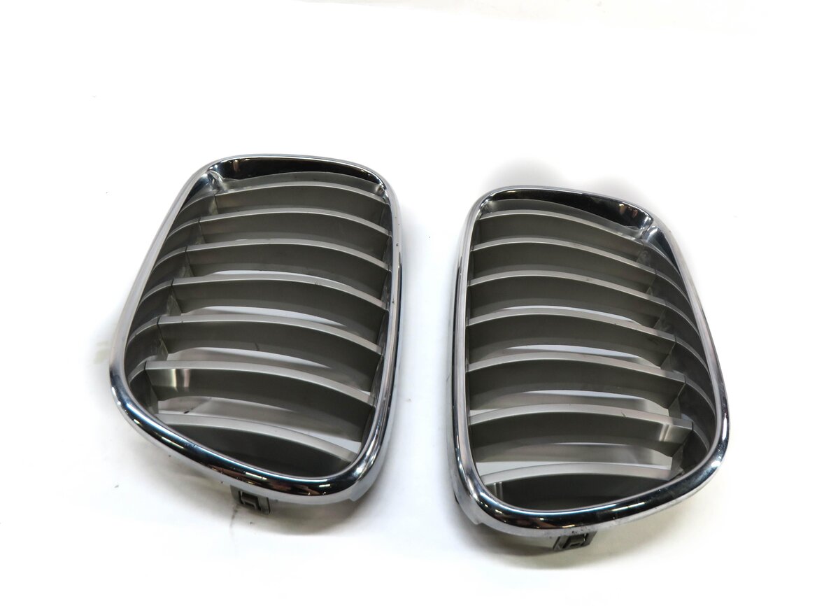 Thumbnail 2: 2011-2017 BMW X3 (F25) FRONT LEFT & RIGHT HOOD KIDNEY GRILLE SET (TITANIUM FINS)