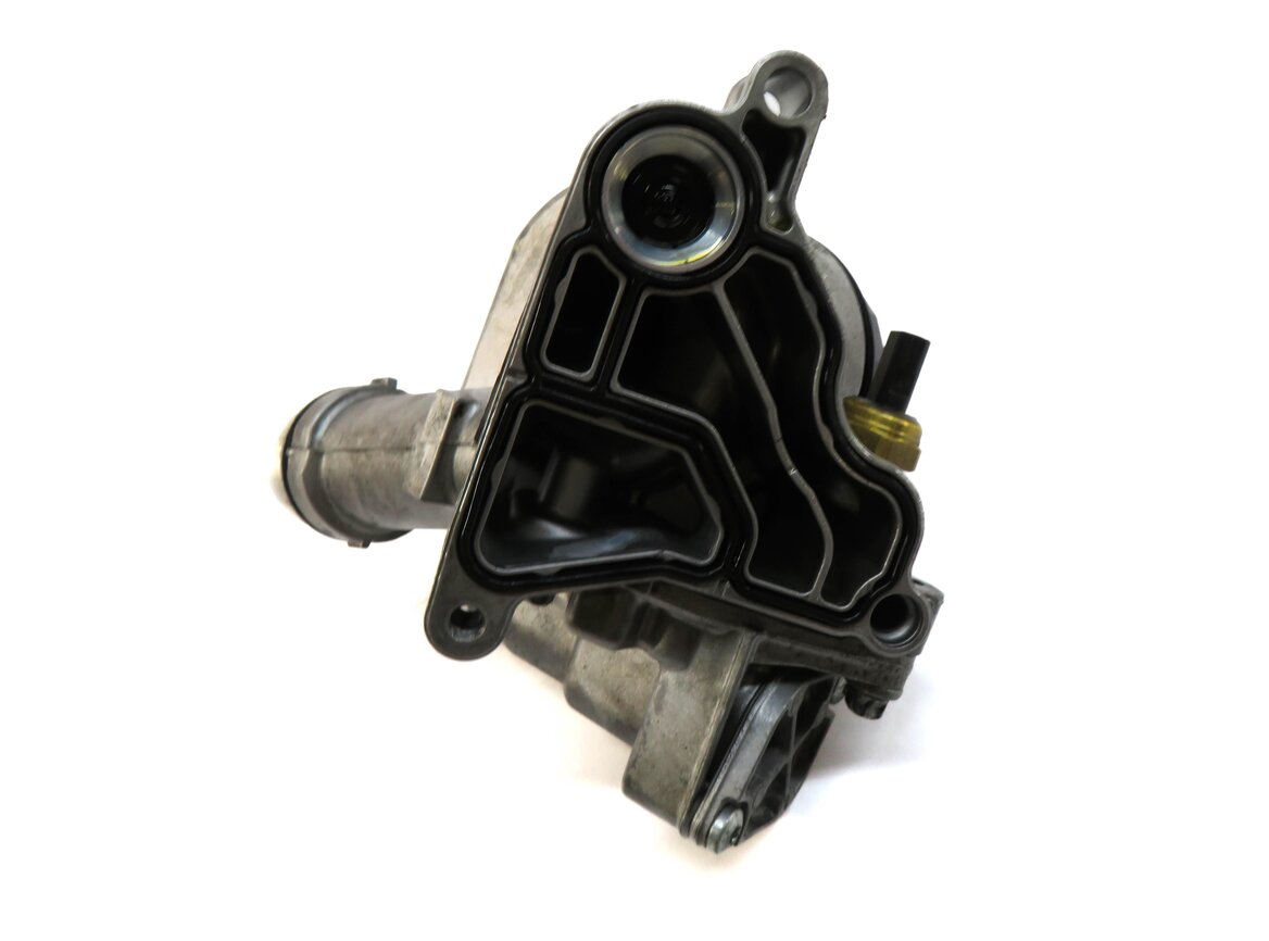 Thumbnail 4: 2011 BMW X3 (F25) 3.0L N55 TURBO ENGINE OIL FILTER HOUSING w/ COOLER ADAPTER