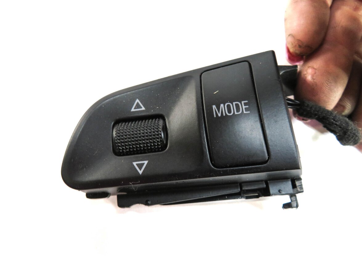 Thumbnail 6: 2009 AUDI Q5 (B8 8R) STEERING WHEEL SWITCH BUTTON SET-2