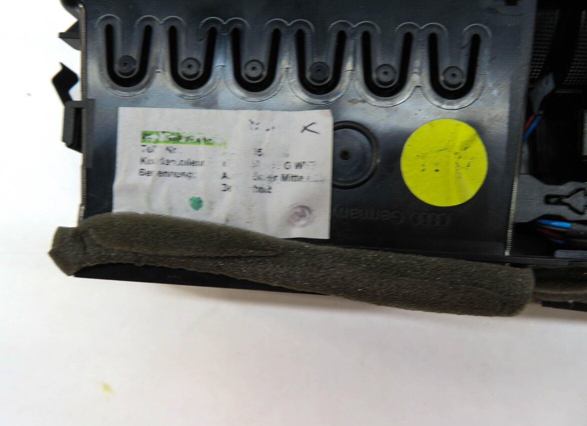 Thumbnail 5: 2009 AUDI Q5 (B8 8R) FRONT CENTER DASH HEATER A/C AIR VENT