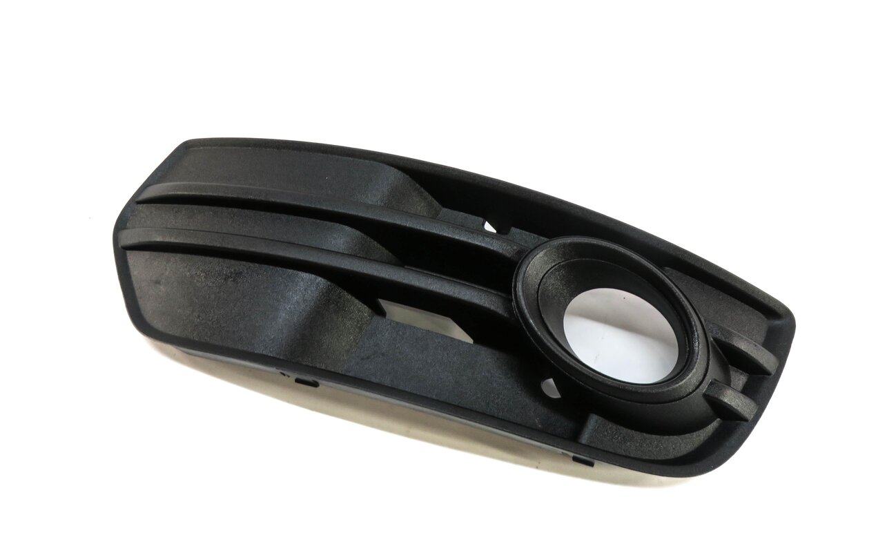 Thumbnail 1: 2009-2012 AUDI Q5 (B8 8R) LEFT FRONT DRIVER FOGLIGHT GRILLE TRIM