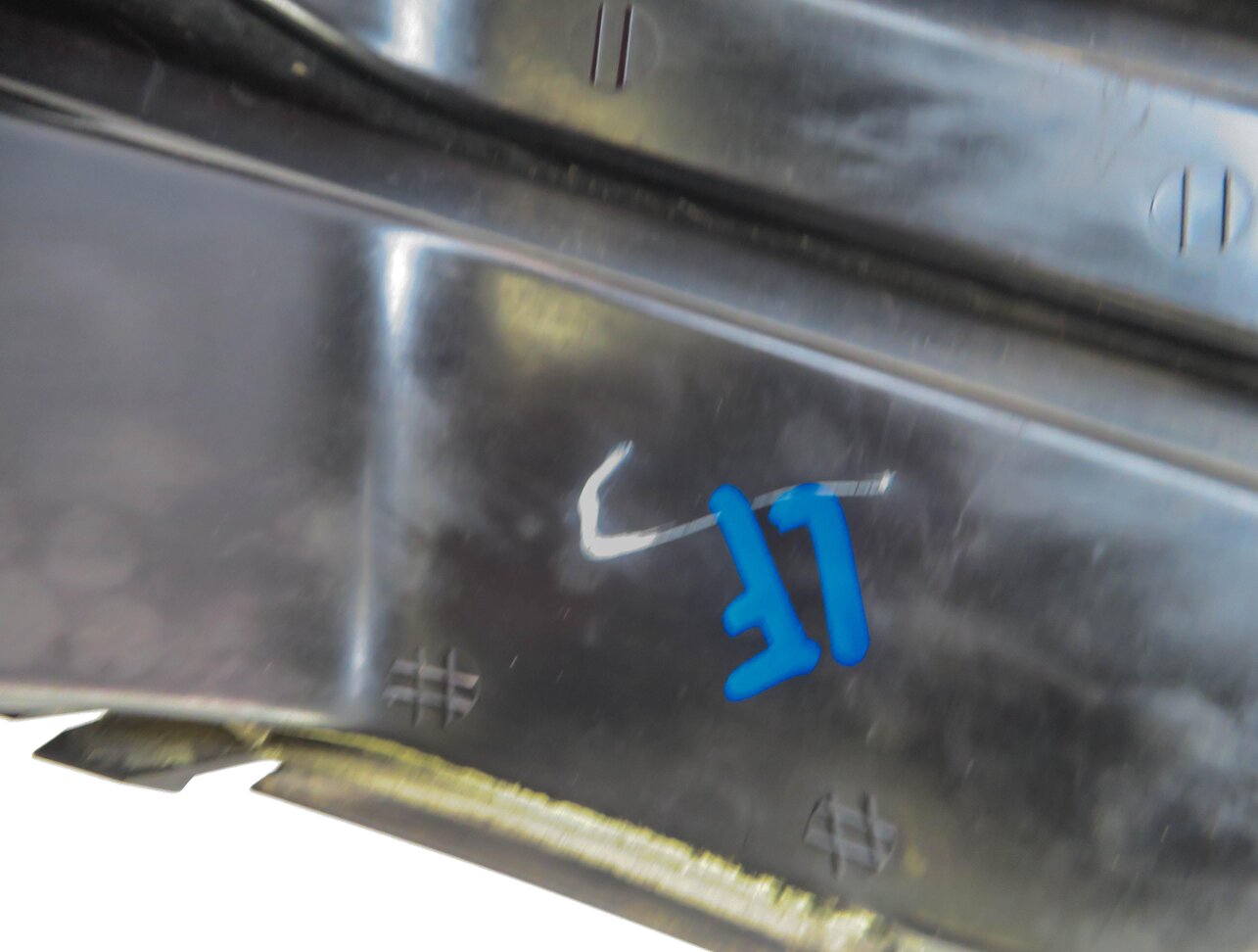 Thumbnail 5: 2009-2012 AUDI Q5 (B8 8R) LEFT FRONT DRIVER FOGLIGHT GRILLE TRIM
