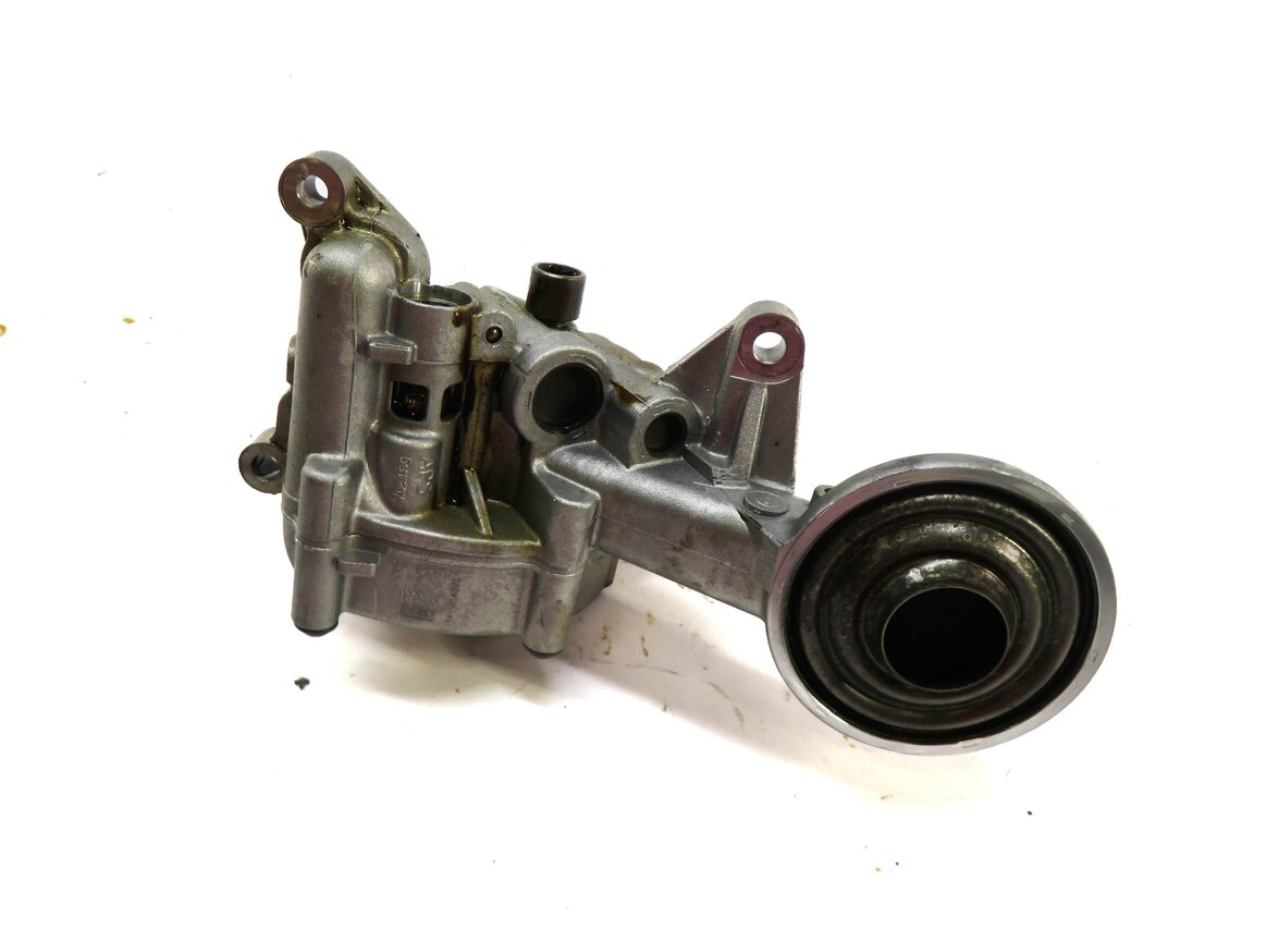 2009 AUDI Q5 (B8 8R) 3.2L CALB ENGINE OIL PUMP