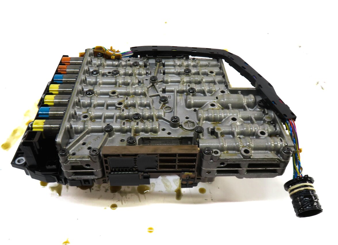 Thumbnail 5: 2009-2012 AUDI Q5 (B8 8R) KGE 6-SPEED A/T TRANSMISSION VALVE BODY w/ MECHATRONIC