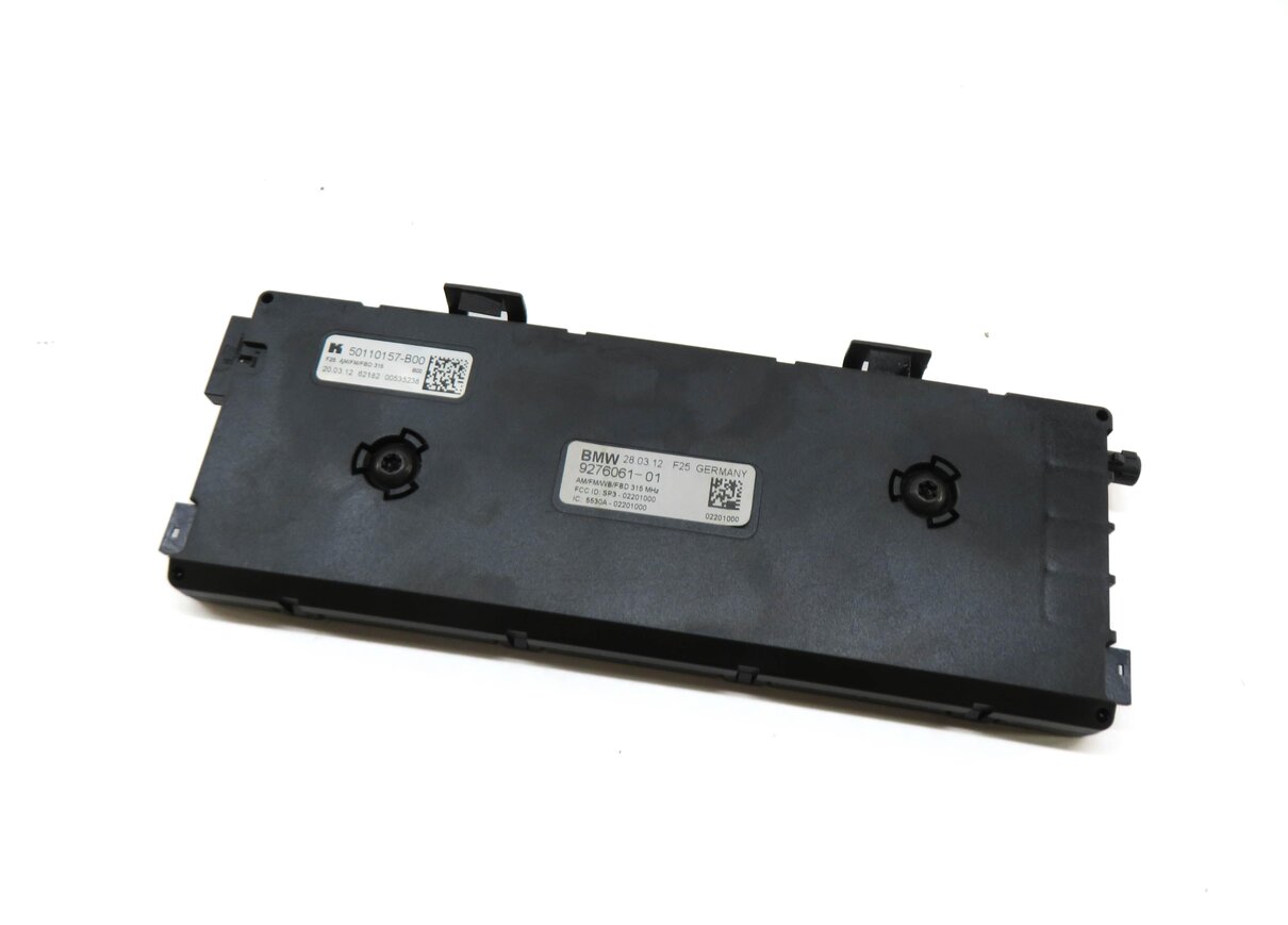 Thumbnail 1: 2013 BMW X3 (F25) RADIO STEREO DIVERSITY ANTENNA MODULE