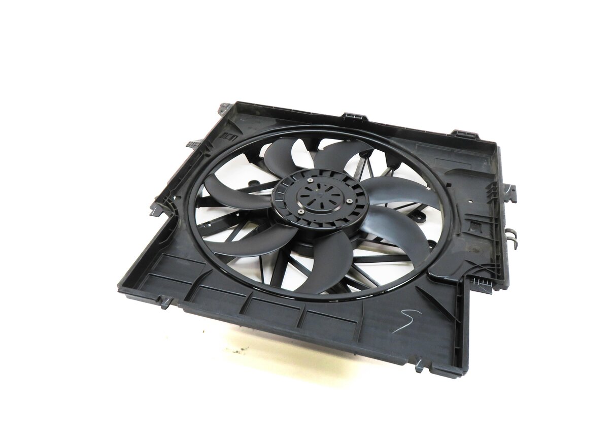 Thumbnail 1: 2013-2018 BMW X3 X4 (F25 F26) 2.0L N20 TURBO ENGINE - RADIATOR COOLING FAN