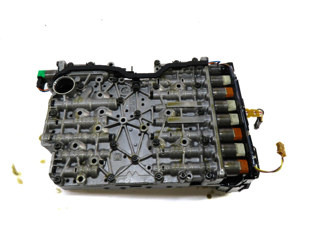 Thumbnail 4: BMW 2012 528i / 2013 328i X3 - 2.0L AWD 8HP-45 A/T TRANSMISSION VALVE BODY