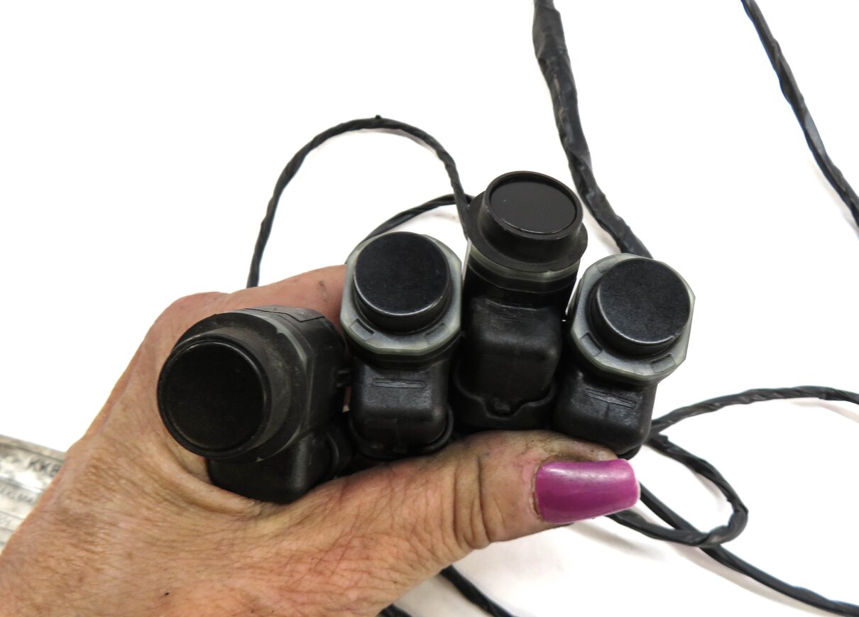 Thumbnail 5: 2013 BMW X3 (F25) REAR PDC PARK DISTANCE SENSOR SET w/ HARNESS (BLACK)