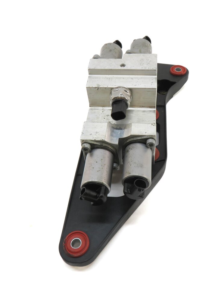 Thumbnail 2: 2009 BMW X6 (E71) DYNAMIC DRIVE SUSPENSION HYDRAULIC VALVE BLOCK