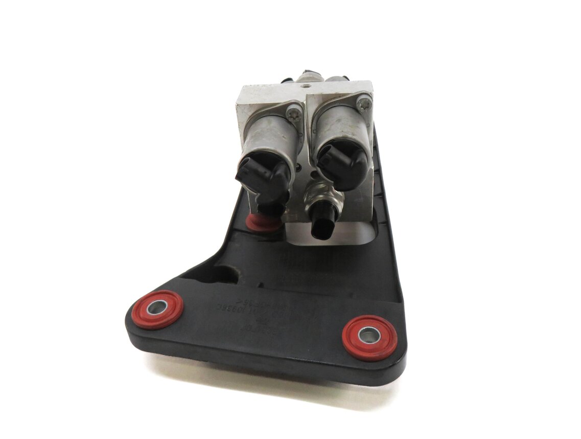 Thumbnail 4: 2009 BMW X6 (E71) DYNAMIC DRIVE SUSPENSION HYDRAULIC VALVE BLOCK