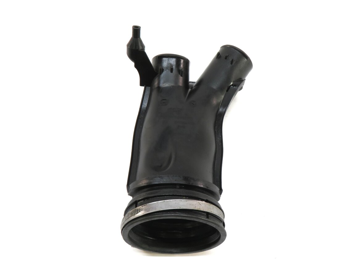 Thumbnail 2: 2009 BMW X6 (E71) AIR INTAKE FILTER BOX OUTLET DUCT HOSE PIPE TUBE