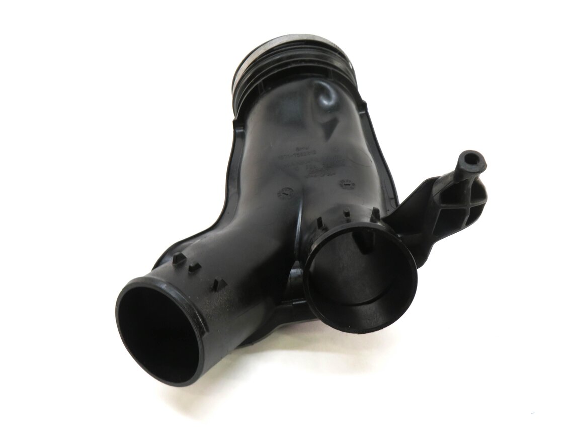 Thumbnail 3: 2009 BMW X6 (E71) AIR INTAKE FILTER BOX OUTLET DUCT HOSE PIPE TUBE